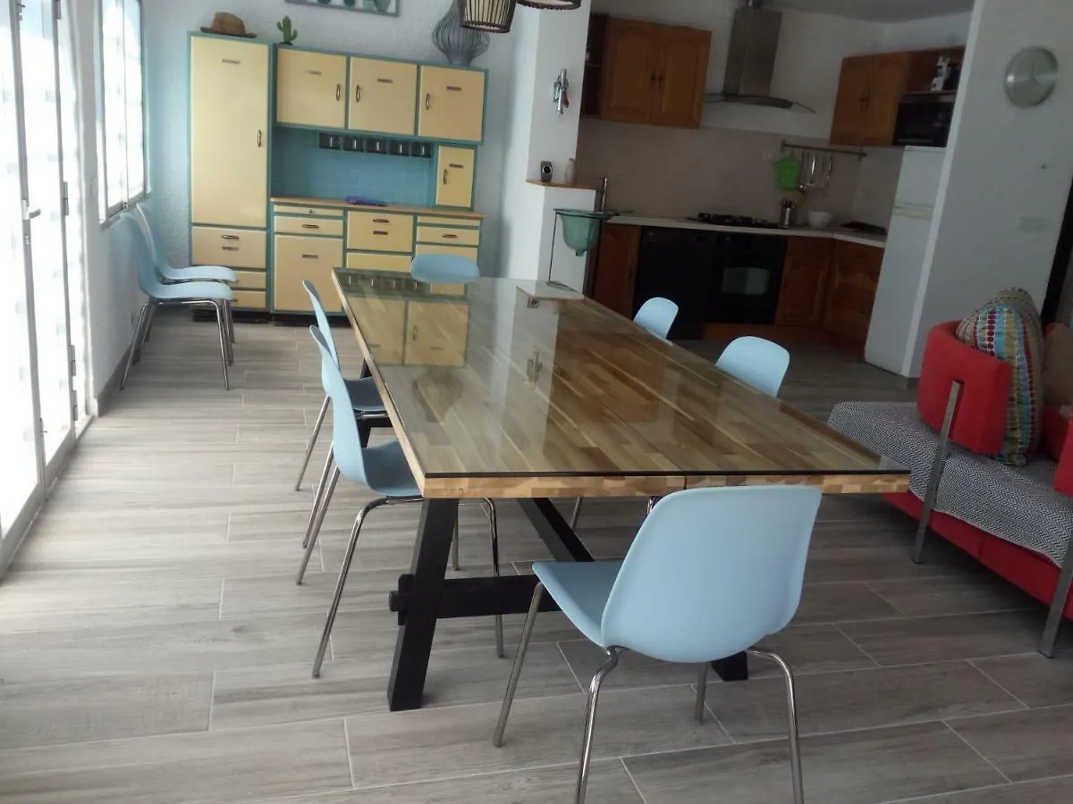 Villa Tarragona L'Escala 0*,